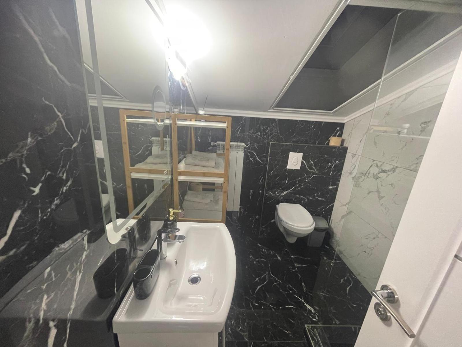 Apartament 2 Camere Tirgu Jiu Târgu Jiu Zewnętrze zdjęcie